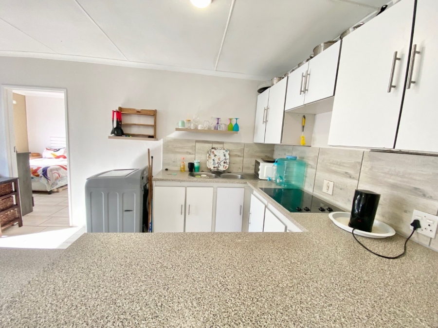 2 Bedroom Property for Sale in Middedorp Western Cape